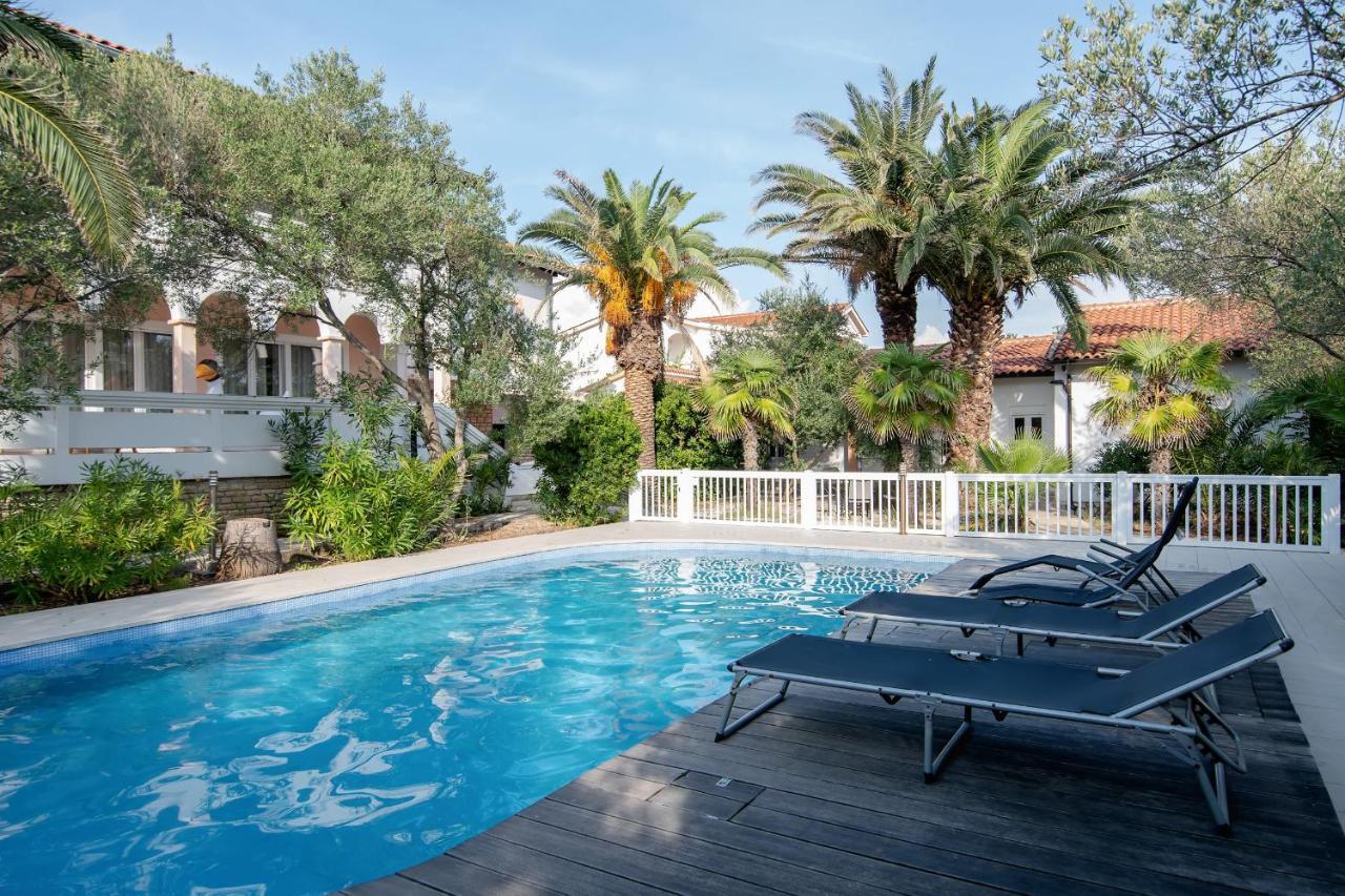 Beach Boy & Pool Girl Apartments ヴィル エクステリア 写真